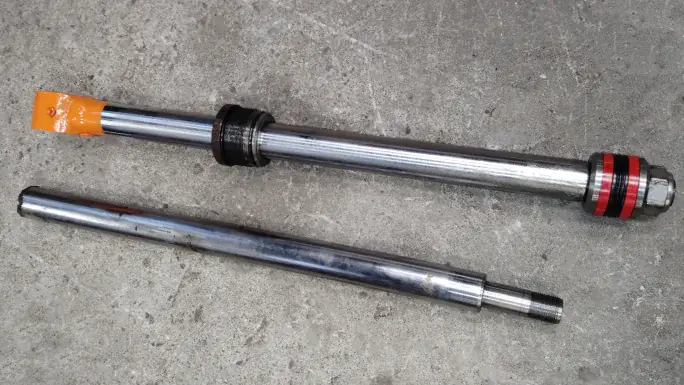 Hydraulic cylinder repair and refurbishment services